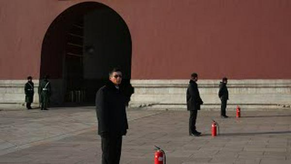 变脸！习近平突然对栗战书下手？张又侠刘振立已身亡？不信！彭丽媛将出任军委副主席？天方夜谭。墨西哥突然爆发内战，中共在背后搞鬼？芬太尼是连接点