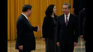 突然！华春莹亲口道出秦刚下落。实锤！杨兰兰是习家人。澳洲强制要求她出庭，中方紧急交涉未果，立即宣布停止进口澳洲铁矿石。省级党媒公开反对蔡奇