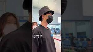 刚挖出两个视频！太难受了！