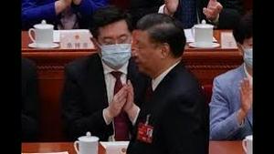 可疑！秦刚还活着？在出版社领薪水。习当局请讬美方放风？邓翻译泄密遭约谈。大撒币闯大祸，全国一片骂声！慷慨病成热搜。北京防暴动，建起柏林墙，满城军警